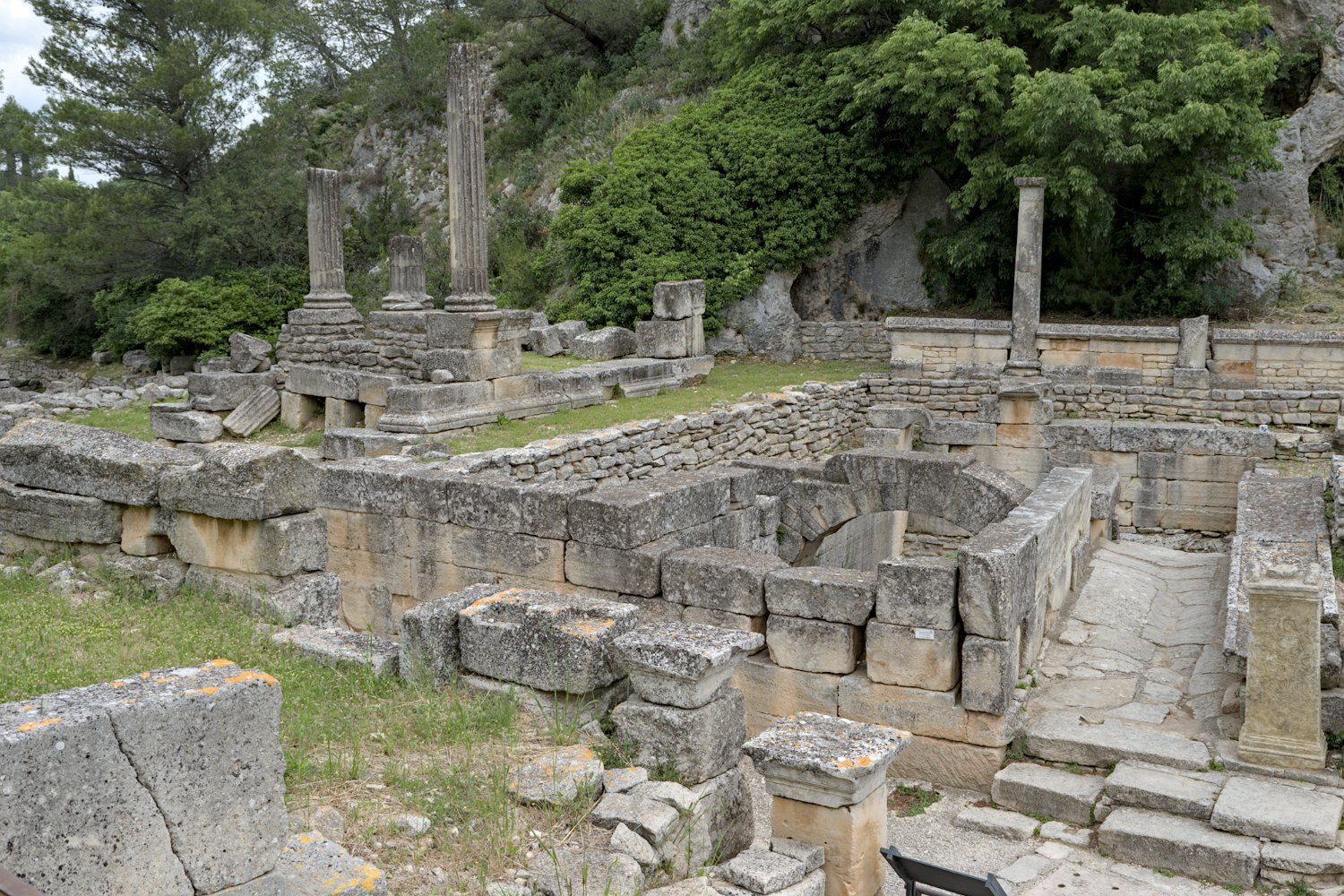 Le temple de Valetudo  'à gauche) et la Fontaine triomphale (au centre)