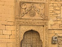 Porte sculptée
