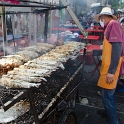 DSC 1981  Restaurant de rue, poissons en train de griller