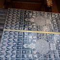 DSC 1369  Sur la plante des pieds, les peintures représentents les 108 états du Bouddha